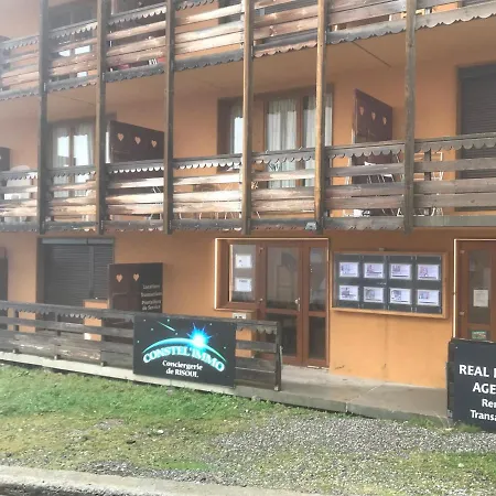 Duplex Dans - Pleiades -, Skis Aux Pieds Avec Clefs A Disposition Via Agence Constel'immo -nous Louons Aussi Le Second Duplex Du *